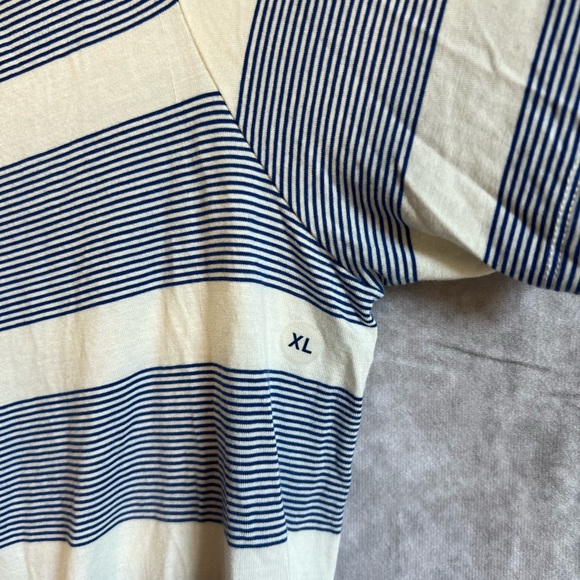 Brand new AEO tshirt - Picture 4 of 5